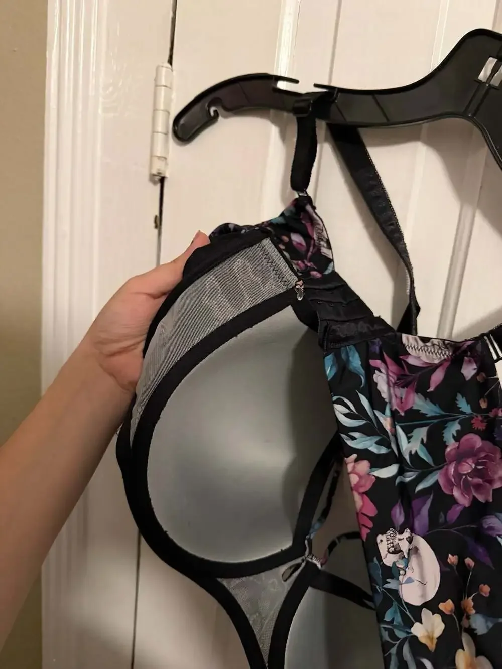 Torrid Skull Gardens Floral Black Lightly Lined Strappy T-Shirt Bra Size 44D